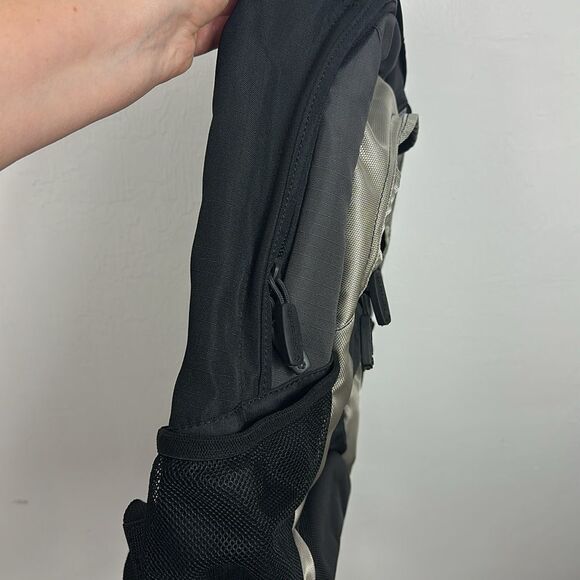 Samsonite Black And Gray Padded Zipper Pockets Travel Backpack - Picture 3 of 9